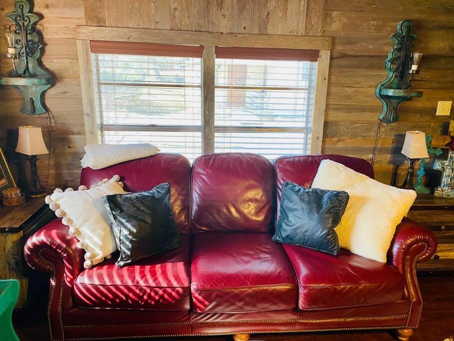 8Th St. Cowboy Haus I Biker Friendly I River بانديرا المظهر الخارجي الصورة