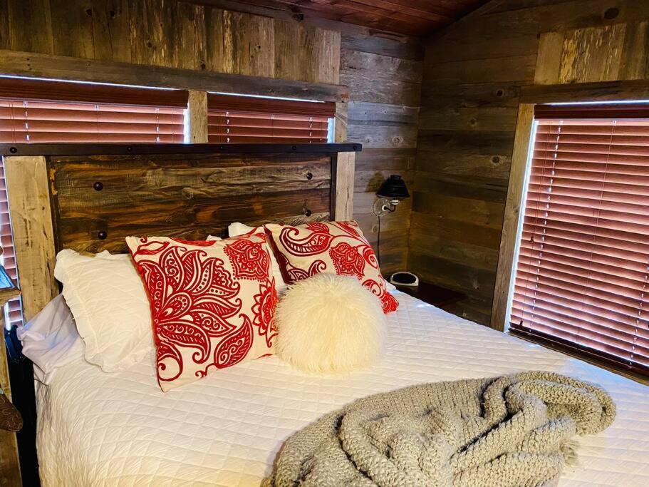 8Th St. Cowboy Haus I Biker Friendly I River بانديرا المظهر الخارجي الصورة