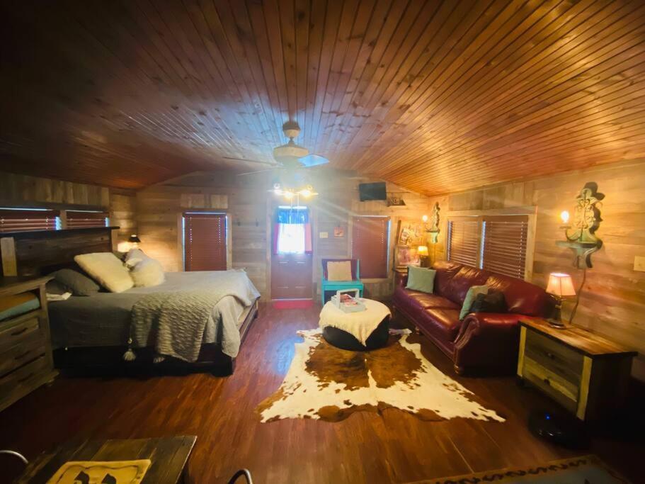 8Th St. Cowboy Haus I Biker Friendly I River بانديرا المظهر الخارجي الصورة