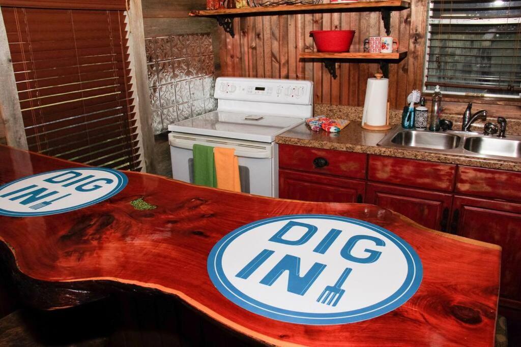 8Th St. Cowboy Haus I Biker Friendly I River بانديرا المظهر الخارجي الصورة