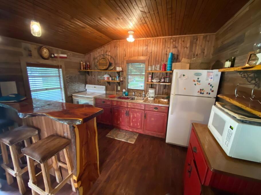 8Th St. Cowboy Haus I Biker Friendly I River بانديرا المظهر الخارجي الصورة
